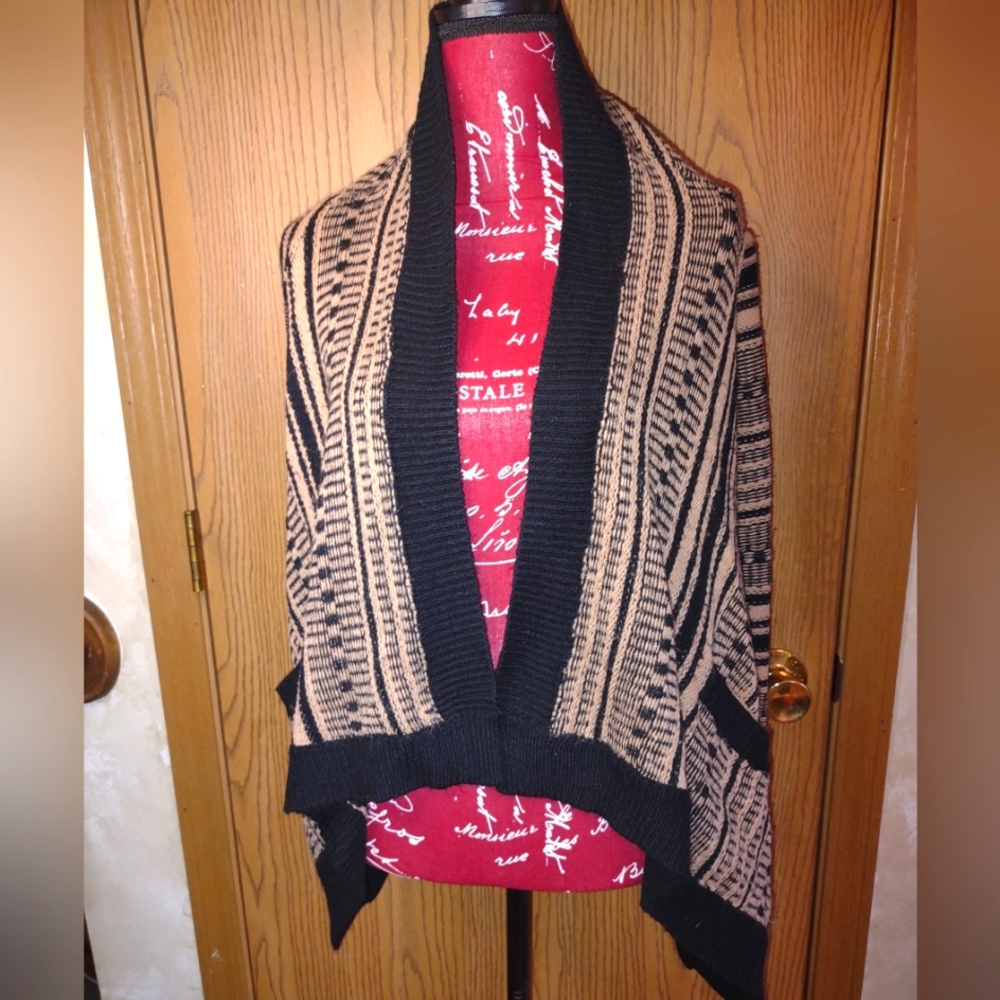 Shawl/Sweater Joyce S